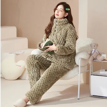 2024 Uus Talv Naiste Pidžaama Tõmblukk Kolme-kihi Polsterdatud Soe Sleepwear Sobiks Cotto Velvet Vabaaja Homewear Seista Krae Siserõivad